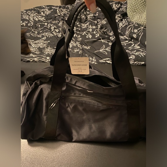 Fabletics - The Gym Duffle - New with Tags - Picture 3 of 6